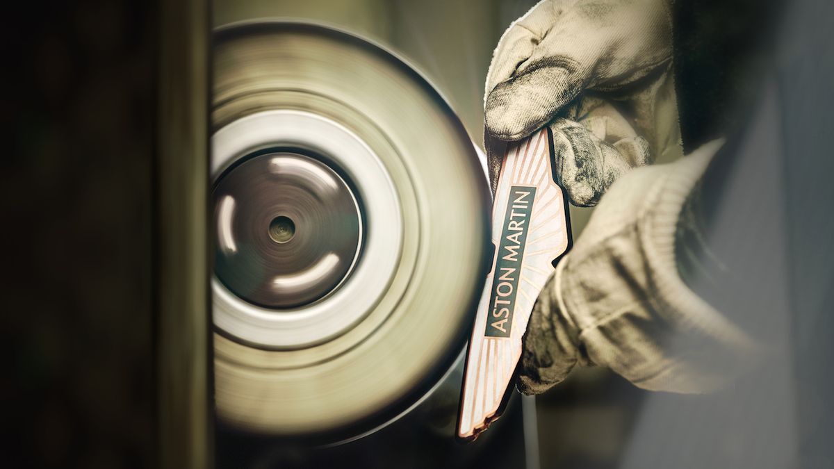 Aston Martin kvůli clům a slabé poptávce v Číně zruší až pětinu pracovních míst